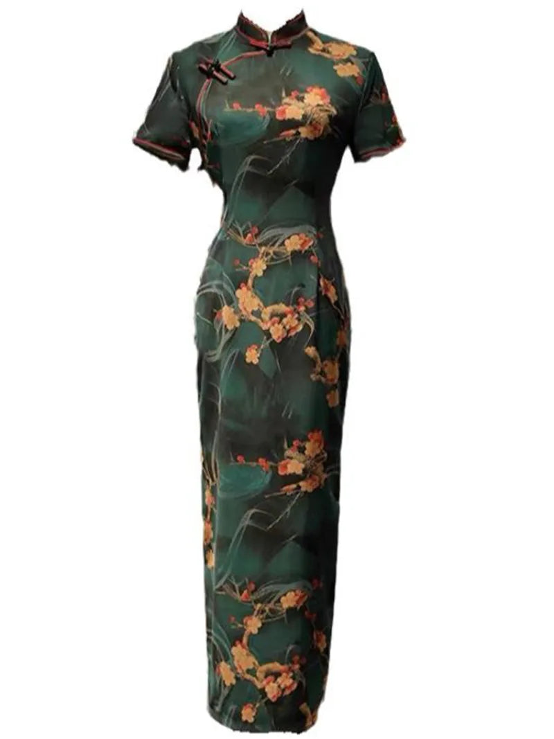 Elegant qipao cheongsam for young women in vintage Shanghai style, long traditional Chinese dress with graceful charm