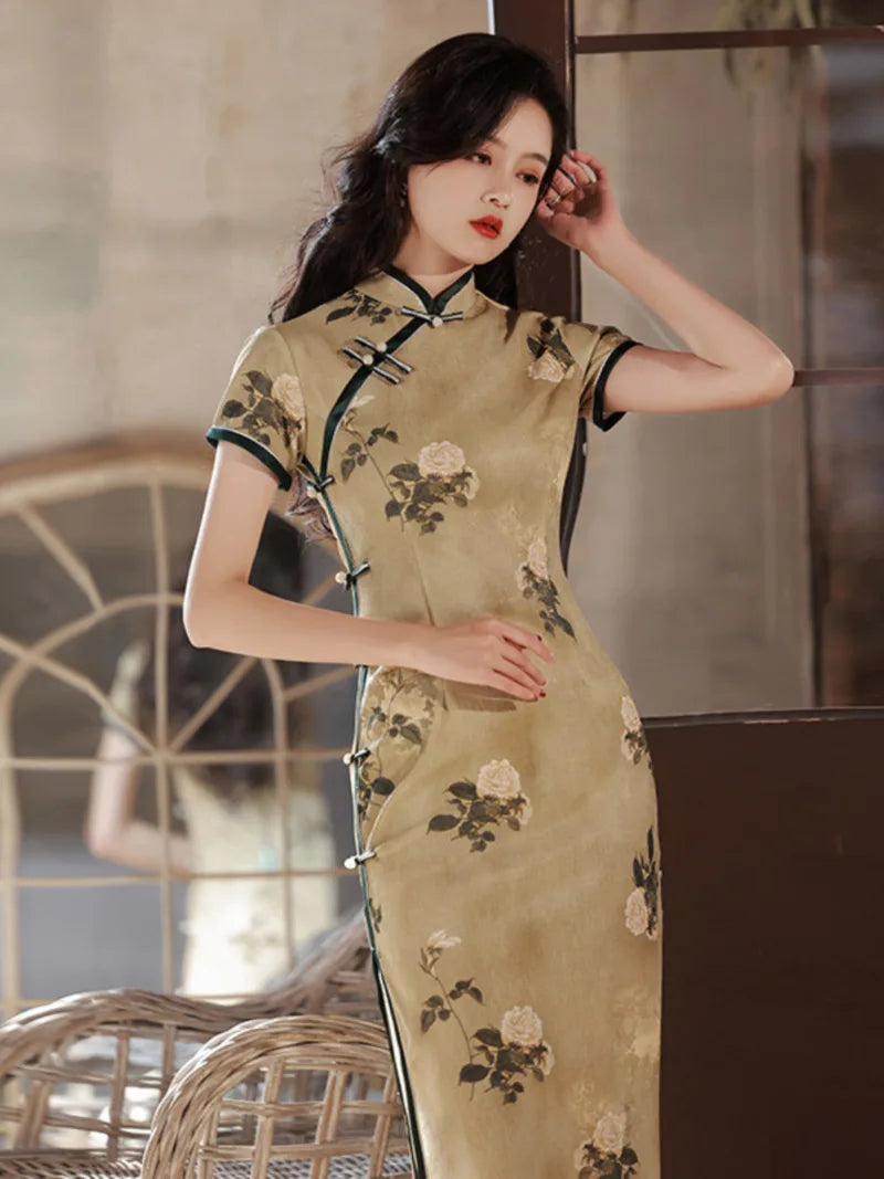 Traditional qipao dress long slim-fit vintage Chinese cheongsam with elegant summer design for young women daily wear