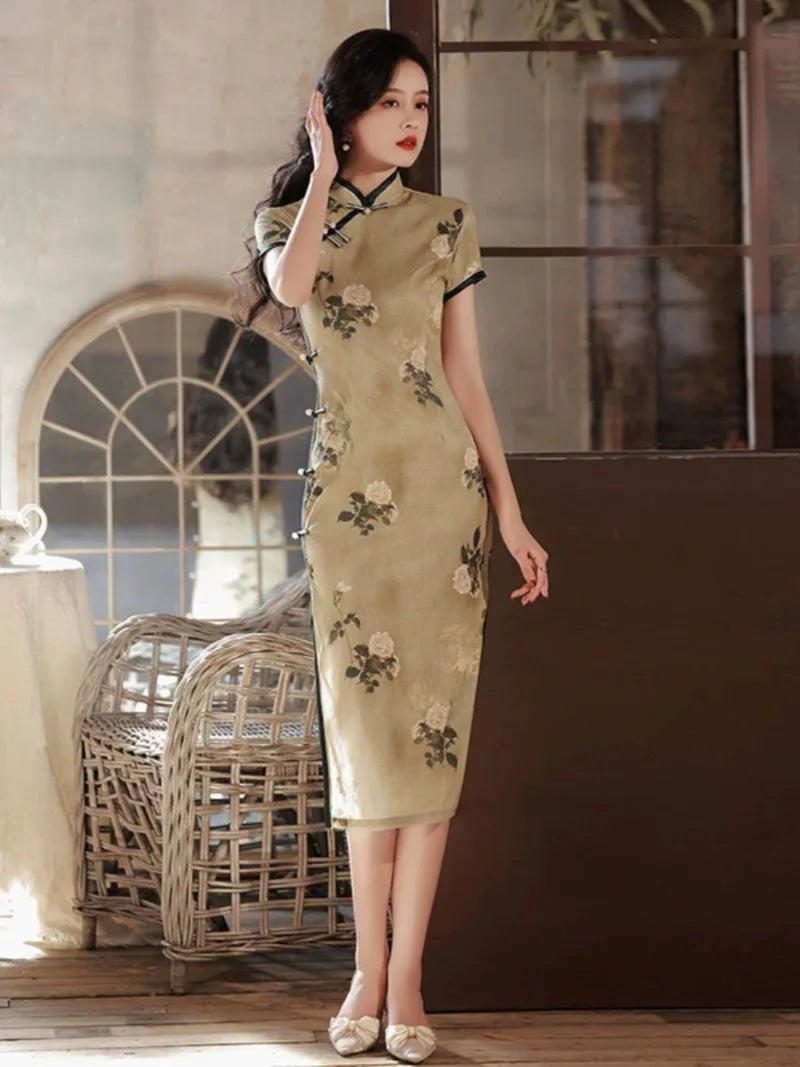 Traditional qipao dress long slim-fit vintage Chinese cheongsam with elegant summer design for young women daily wear