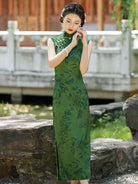 Sleeveless qipao green elegant vintage Chinese dress with high-end spring design and modern refined charm