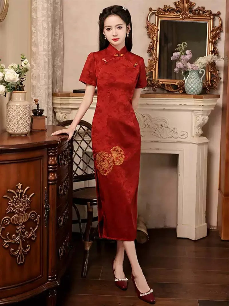 Elegant red Qipao wedding dress, sleeveless cheongsam bridal gown for engagement and wedding celebrations