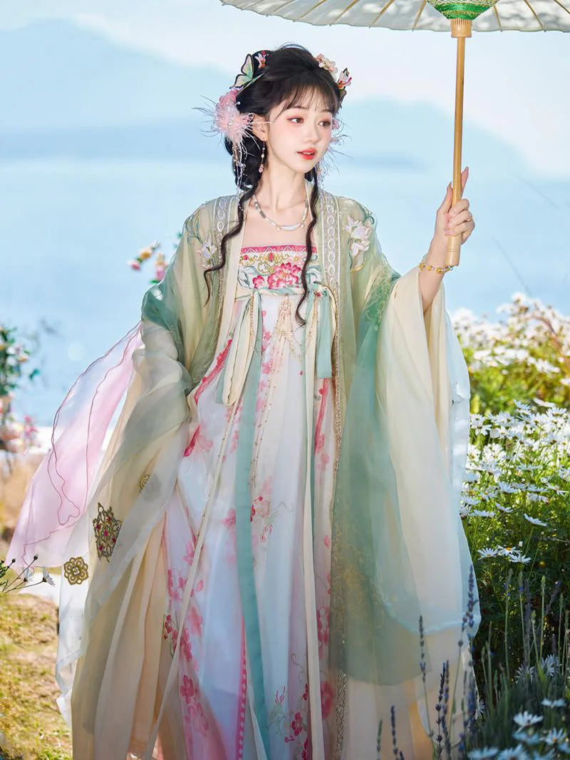 Ruqun hanfu Tang style qixiong ruqun dress with embroidered wide sleeves for spring summer