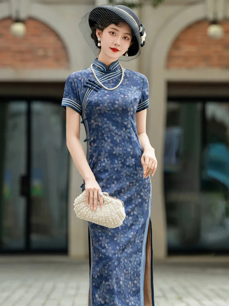 Elegant Shanghai Qipao long dress with vintage Republic era style and high-end feminine charm for daily wear
