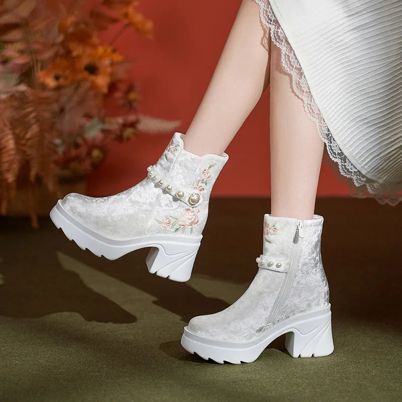 Shoe for Women Vintage Embroidered Fur Lined Ankle Boots