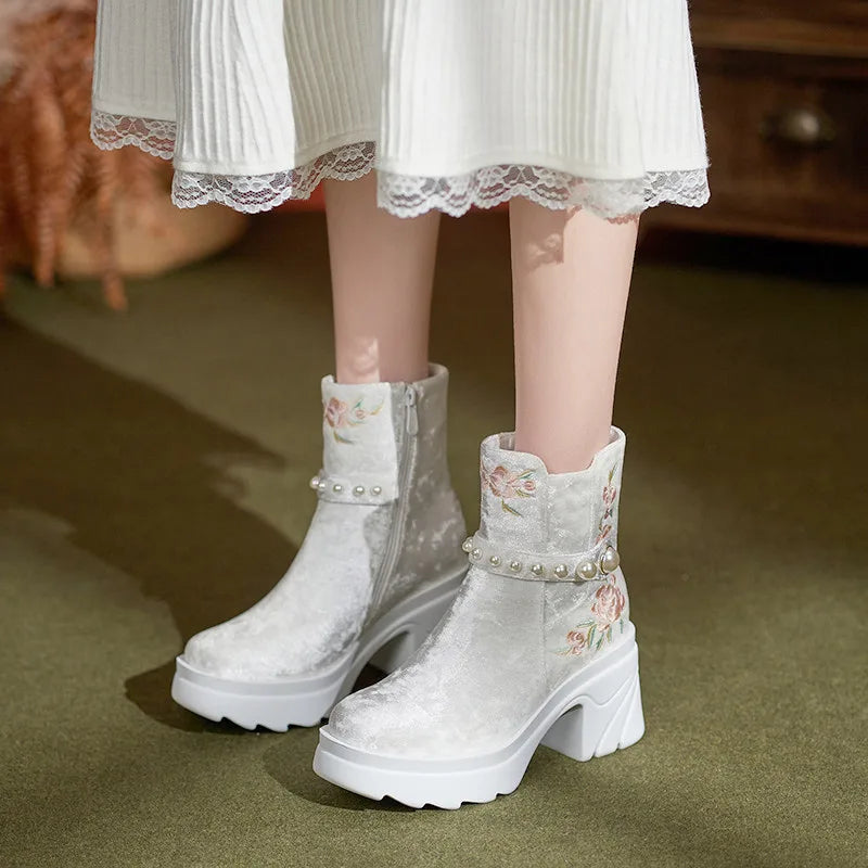 Shoe for Women Vintage Embroidered Fur Lined Ankle Boots