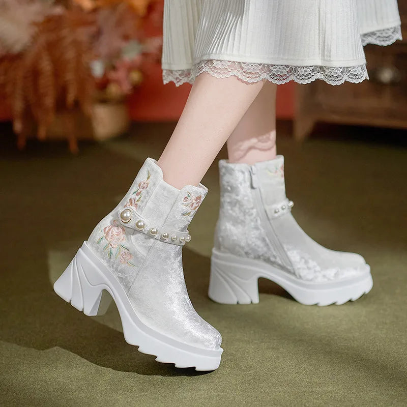 Shoe for Women Vintage Embroidered Fur Lined Ankle Boots