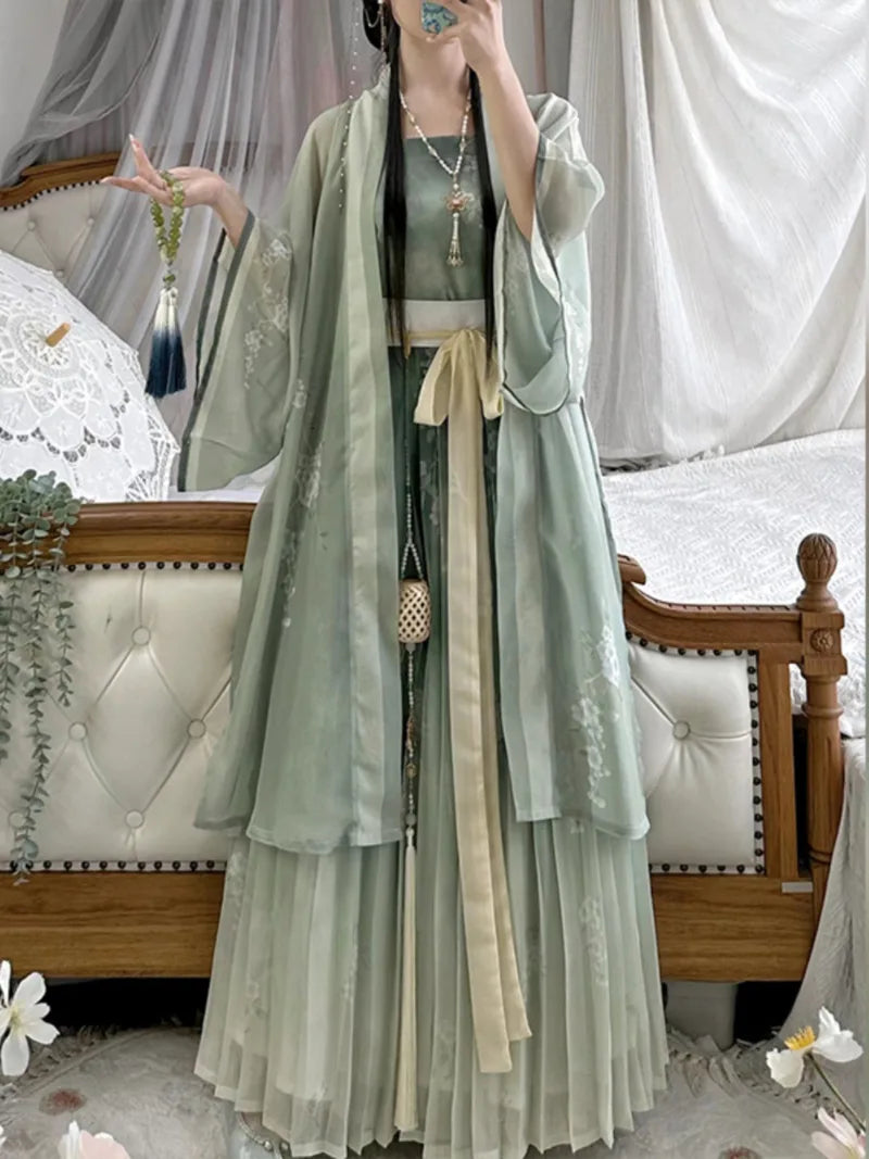 Fresh and elegant Song Hanfu for women, perfect for spring and summer
