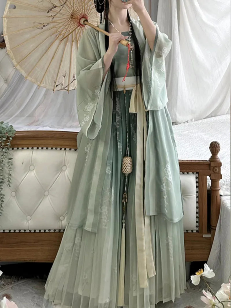 Fresh and elegant Song Hanfu for women, perfect for spring and summer