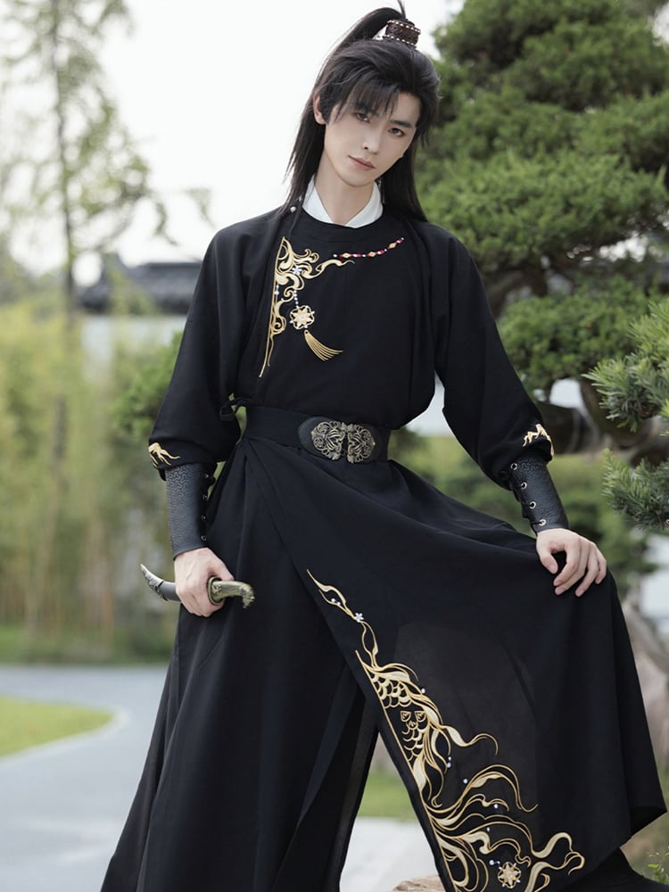 Men’s Tang-Style Hanfu Robe with Gold Embroidery