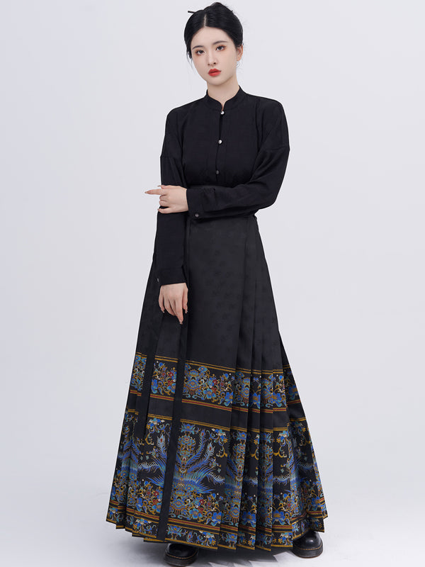 Traditioanl Mamianqun Hanfu Dress with Captivating Design