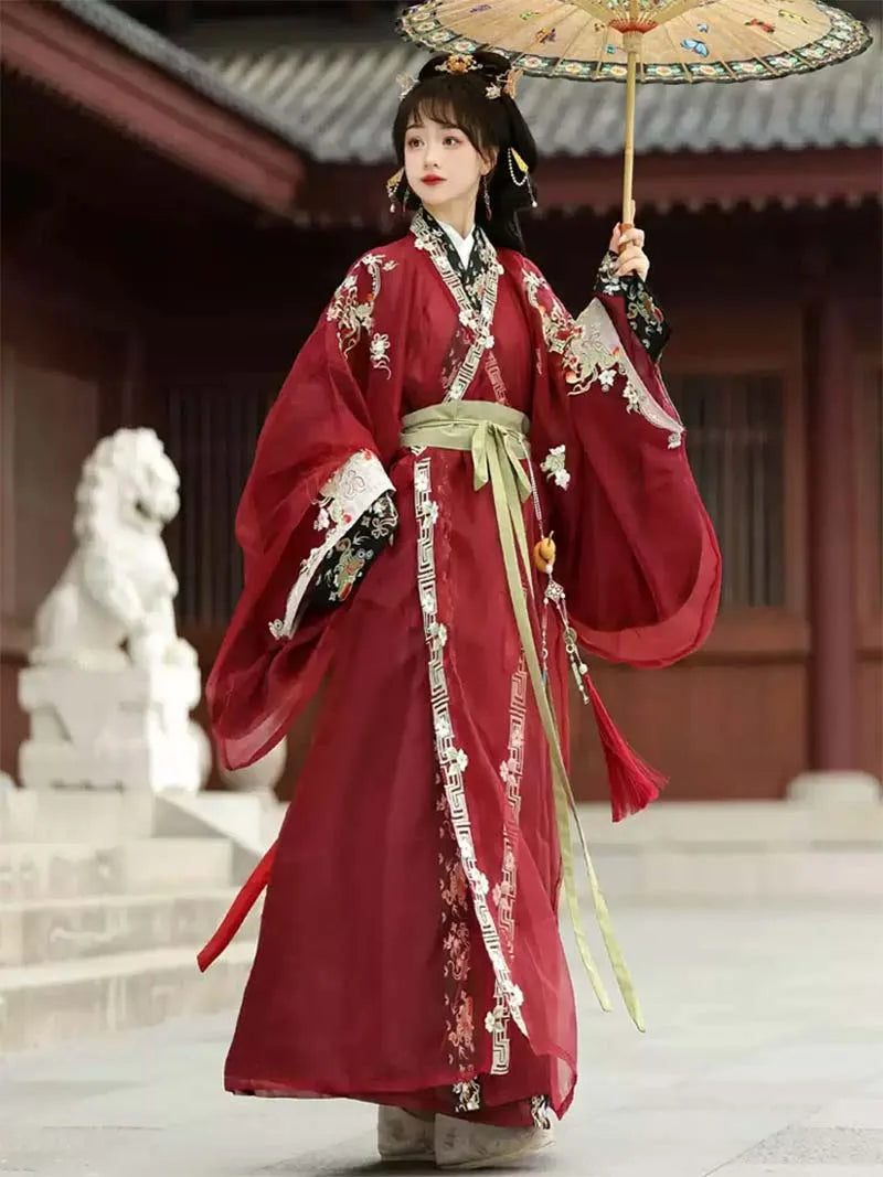 Traditional Hanfu Warring States robe with exquisite embroidery, straight hem design, and elegant historical Chinese style for men and women