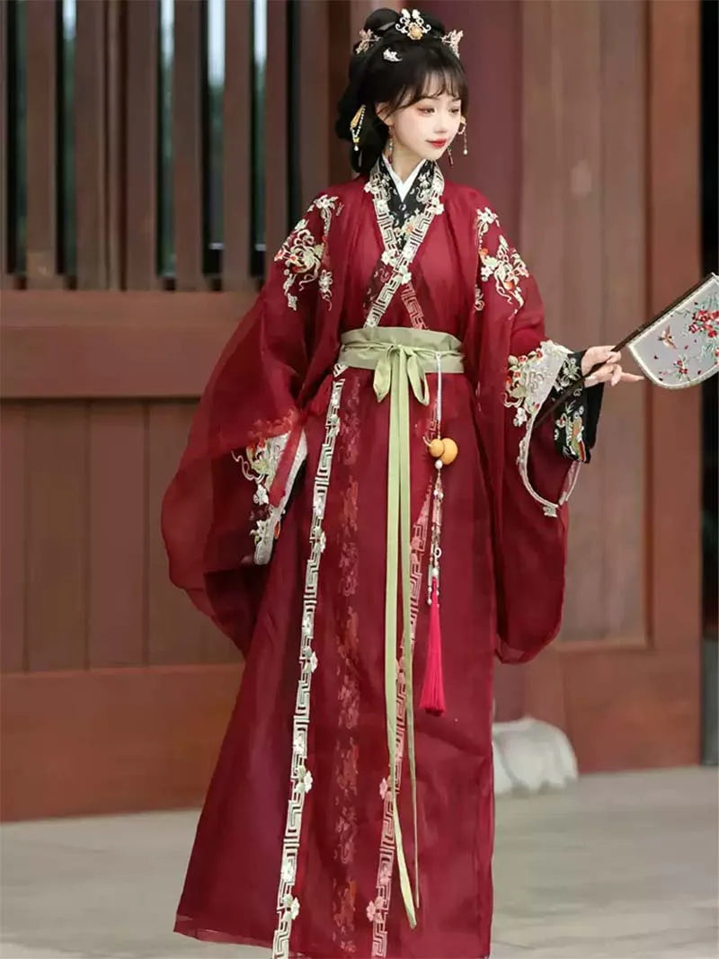 Traditional Hanfu Warring States robe with exquisite embroidery, straight hem design, and elegant historical Chinese style for men and women