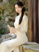Traditional qipao long-sleeve cheongsam dress for women with elegant vintage slim design perfect for daily wear in autumn and spring