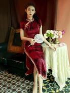 Red Traditional qipao summer dress for women with vintage Shanghai style and elegant modern Chinese cheongsam design