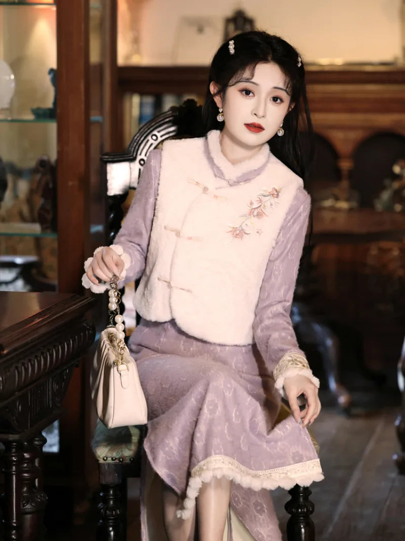 Elegant warm Chinese qipao winter set in purple with fleece lining and slim waist design
