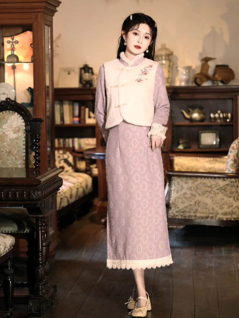 Elegant warm Chinese qipao winter set in purple with fleece lining and slim waist design