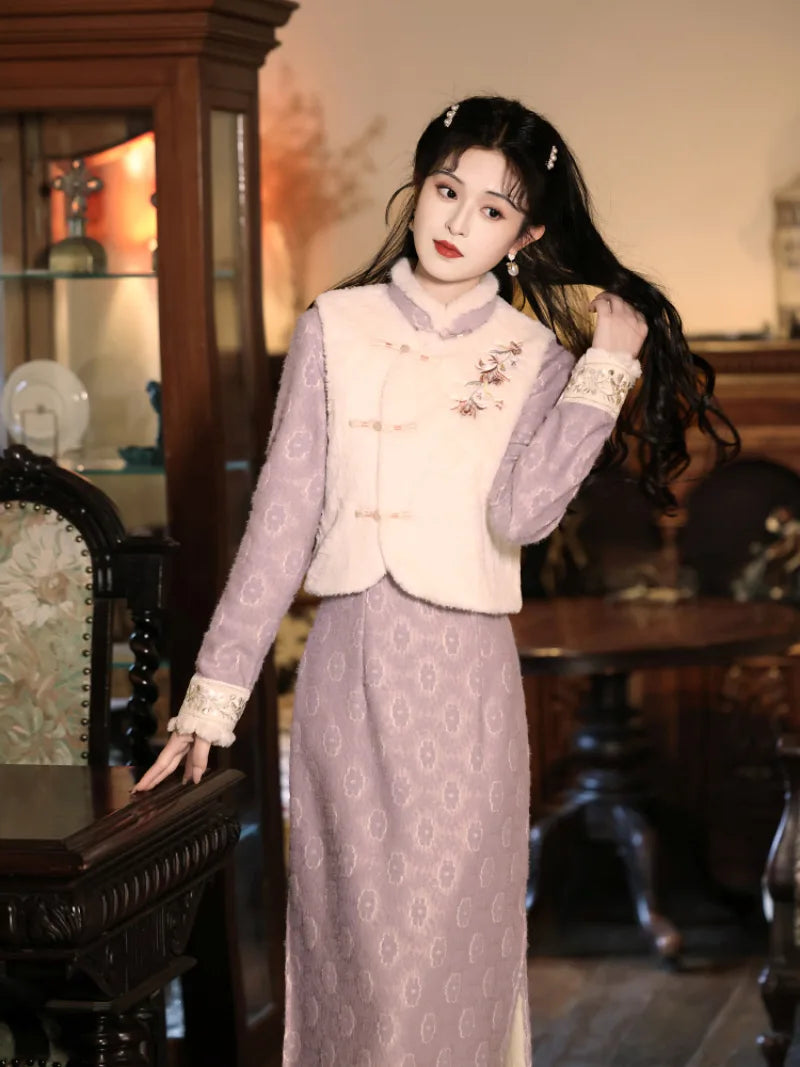Elegant warm Chinese qipao winter set in purple with fleece lining and slim waist design