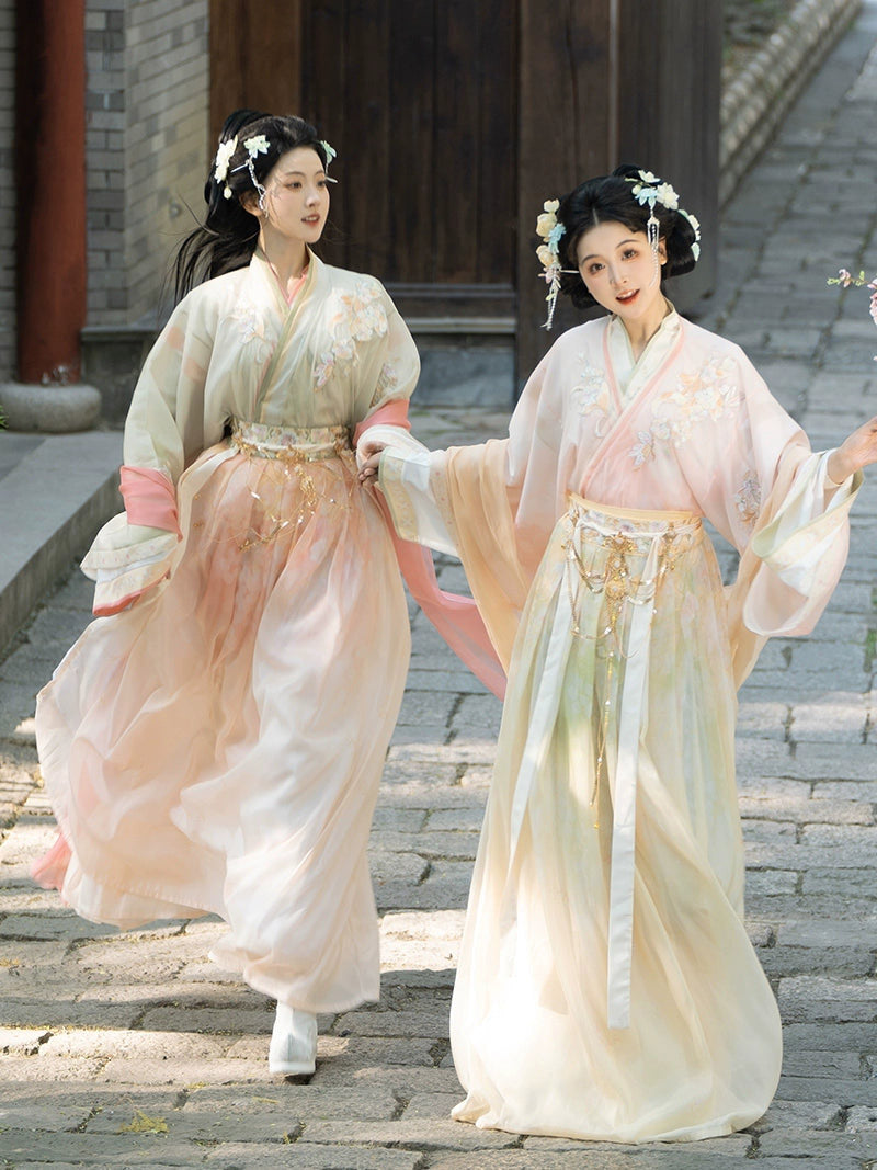 Wei Jin Dynasty Qiyao Ruqun Hanfu | Spring Tour
